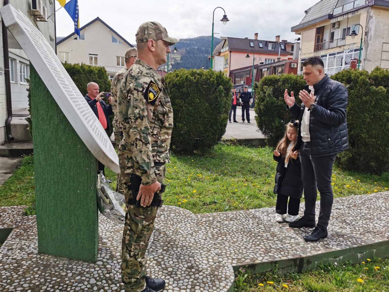 VETERANI POLICIJE PRISJETILI SE MUHIDINA MAŠIĆA – MUNJE, U NJEGOVU ČAST ...